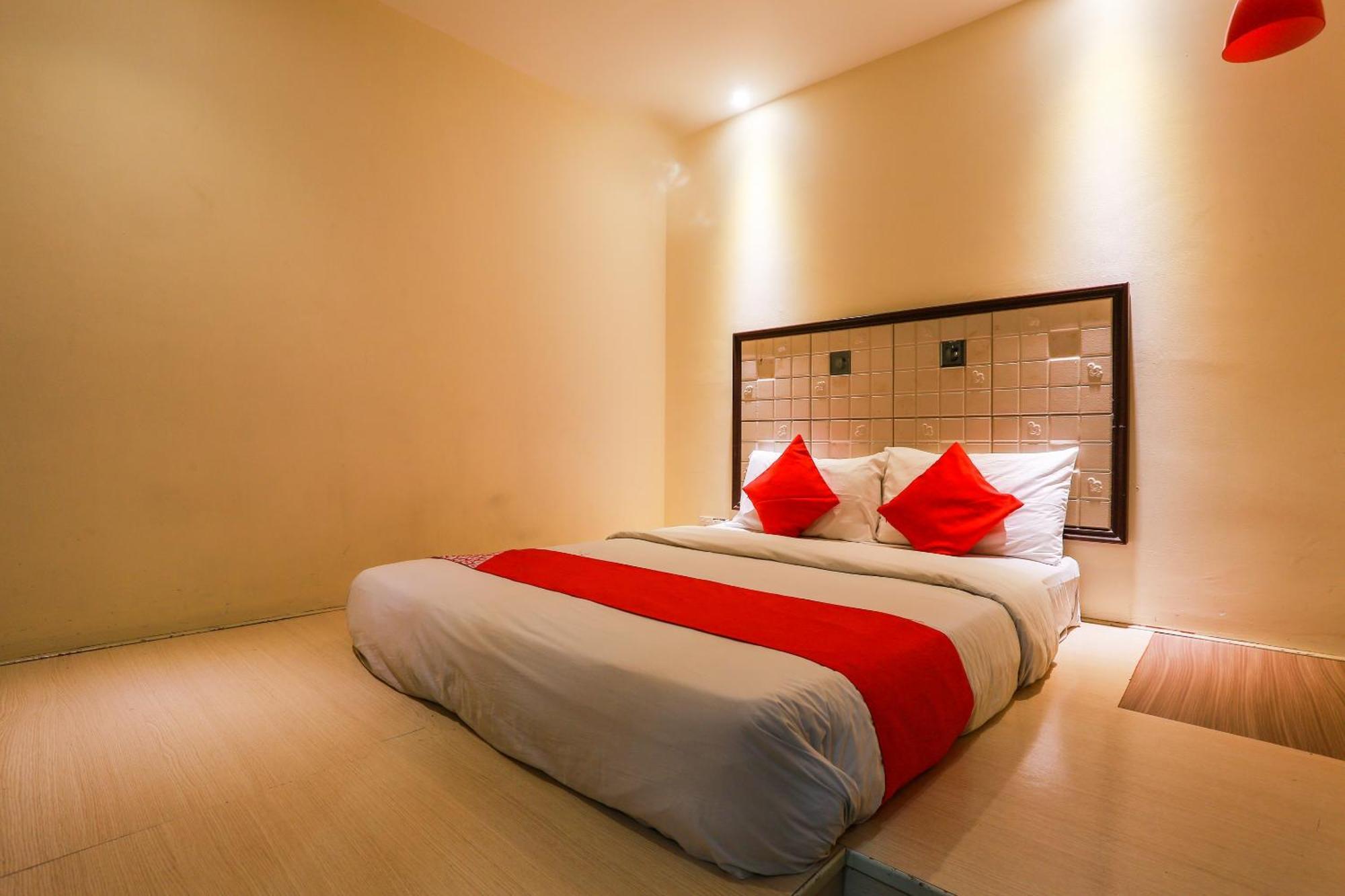 Oyo 90894 Hotel Smc I-City Шах-Алам Экстерьер фото