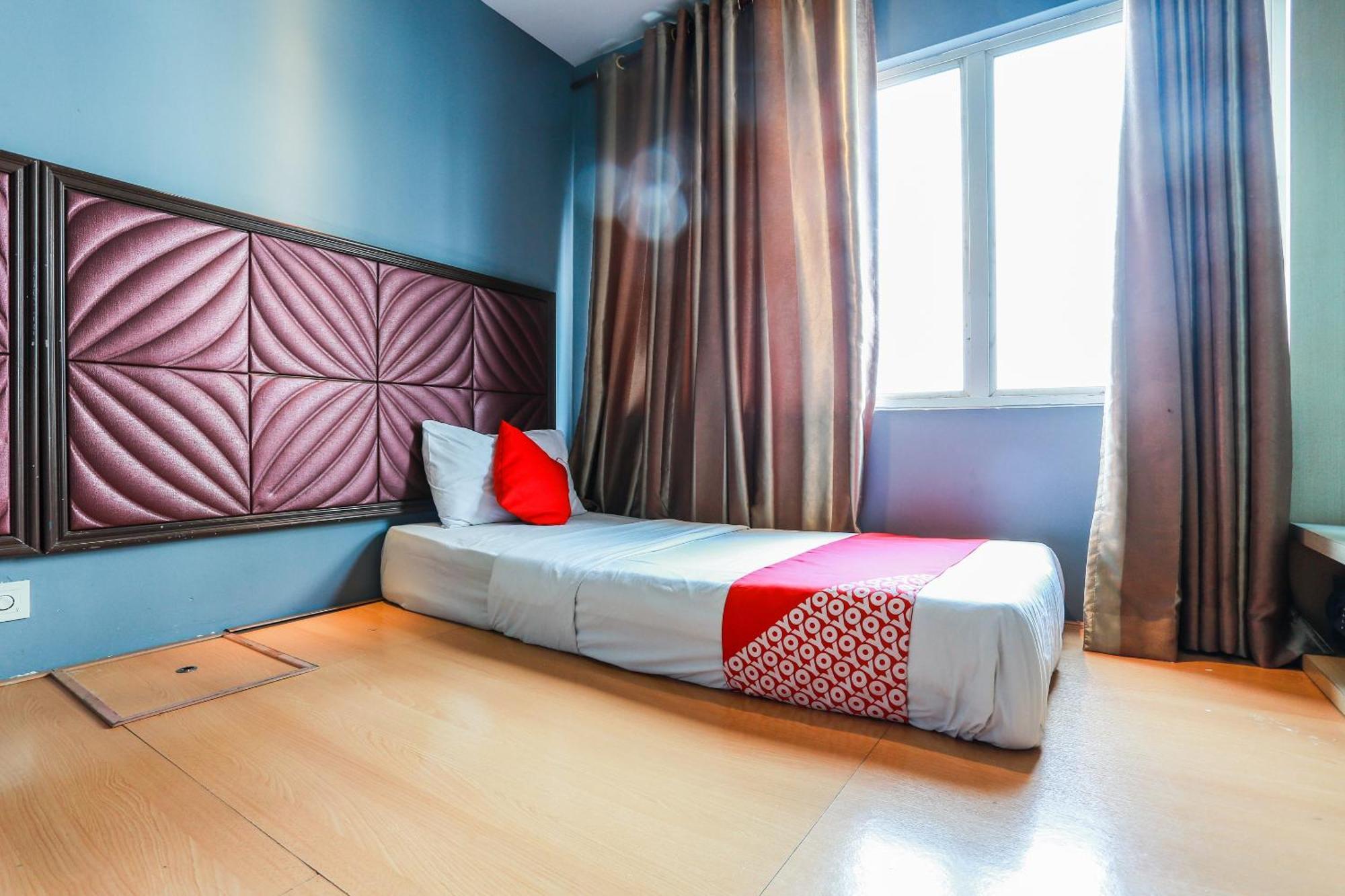 Oyo 90894 Hotel Smc I-City Шах-Алам Экстерьер фото